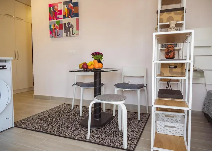 Paradise Guest * Sofya